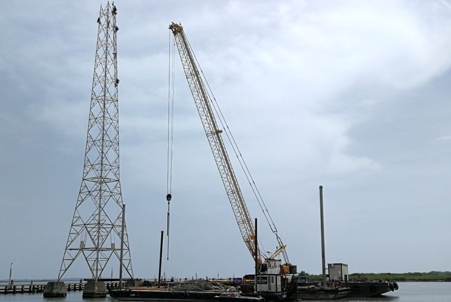 Removal of conductors and pylons in the Venice Lagoon